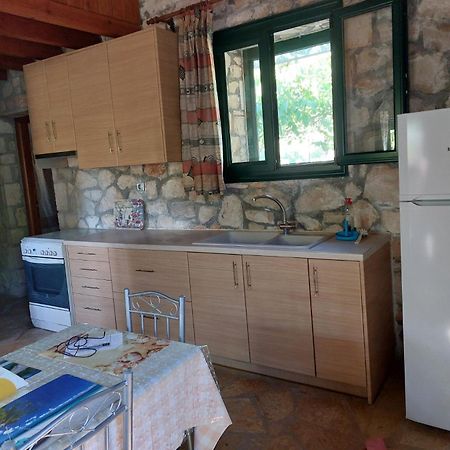 Вилла The Stone House-Zacharatos Nikolaos Poulata Экстерьер фото