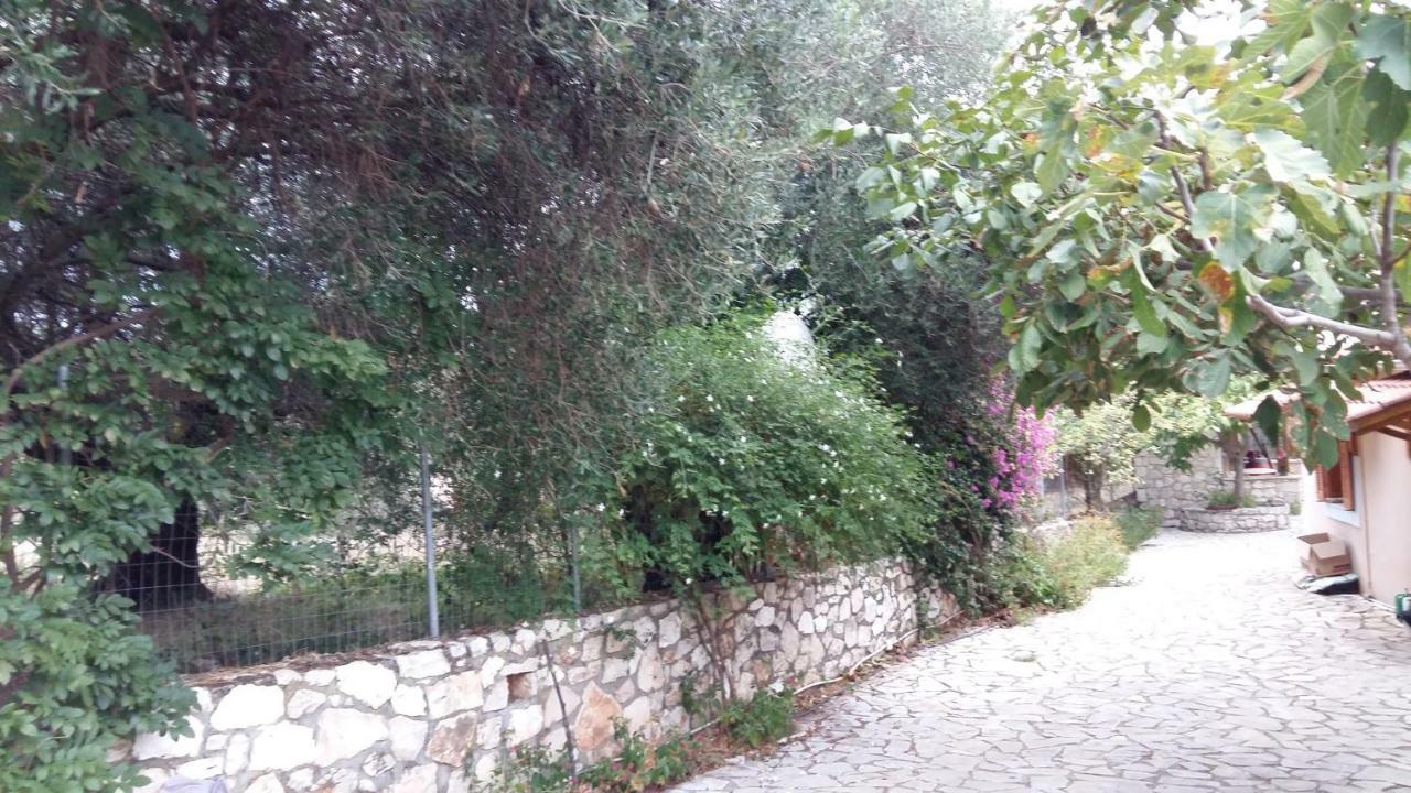 Вилла The Stone House-Zacharatos Nikolaos Poulata Экстерьер фото