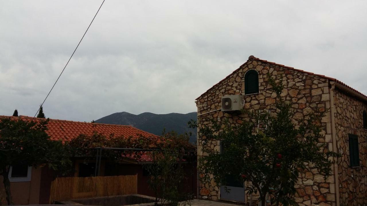 Вилла The Stone House-Zacharatos Nikolaos Poulata Экстерьер фото