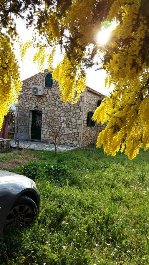 Вилла The Stone House-Zacharatos Nikolaos Poulata Экстерьер фото
